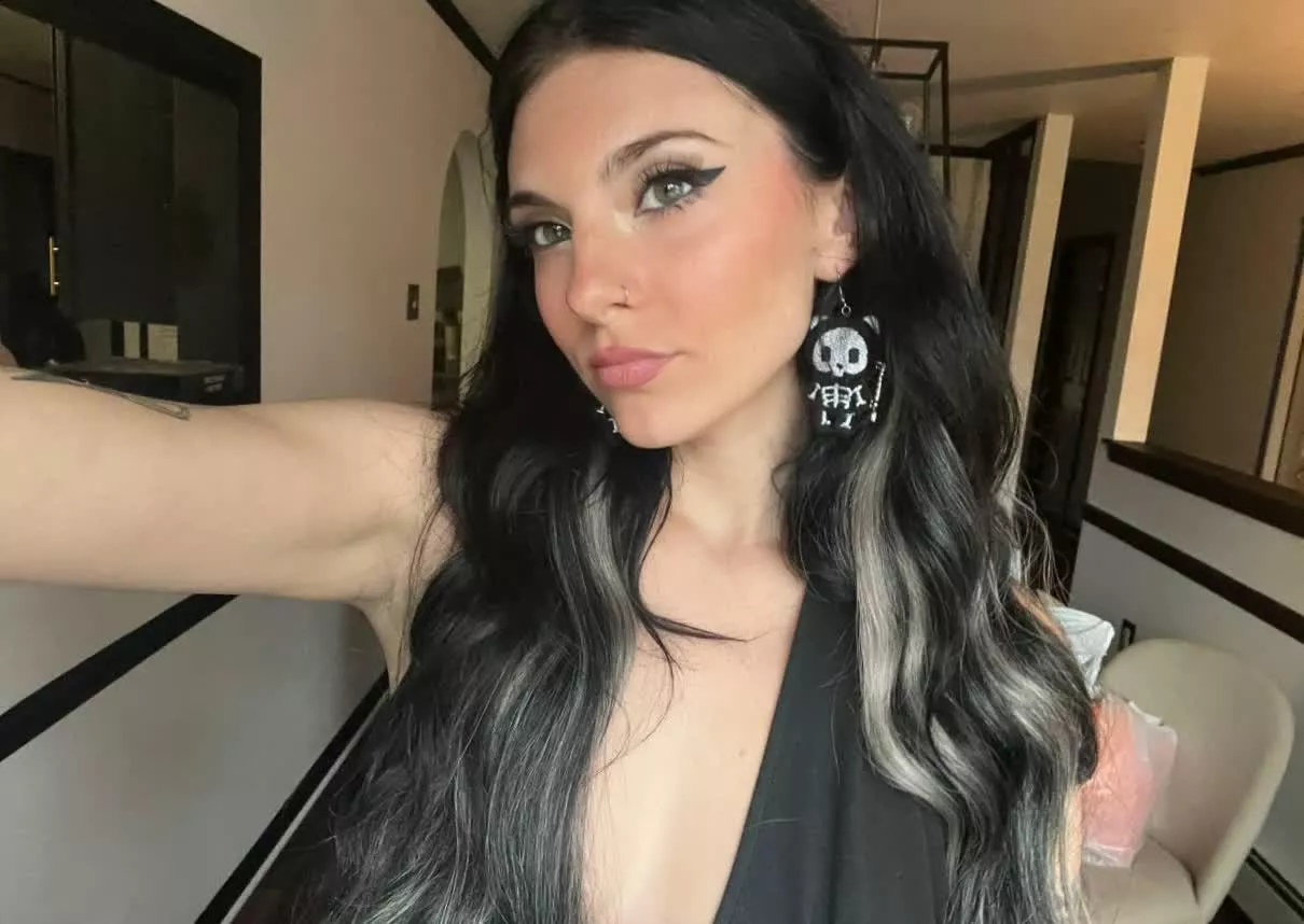 How badly do i make you want to cum? 