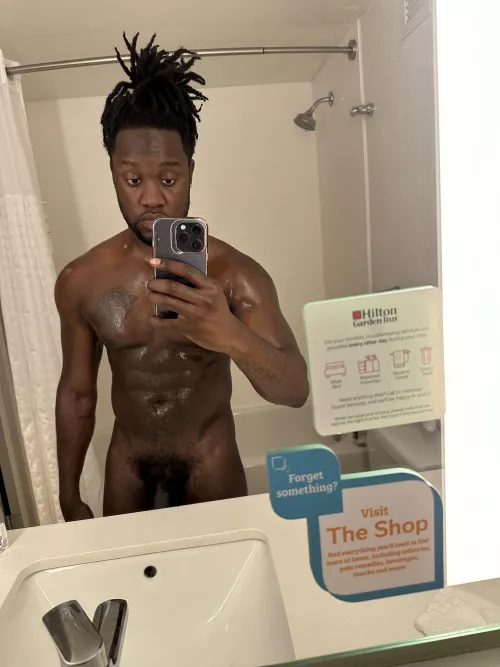 How to take nudes that don’t focus on the dick (28)