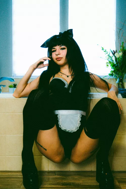 Kaida is a very sexy & bendy french maid - isn't she lovely?