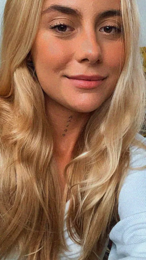 lookin' for someone to keep me up all night...