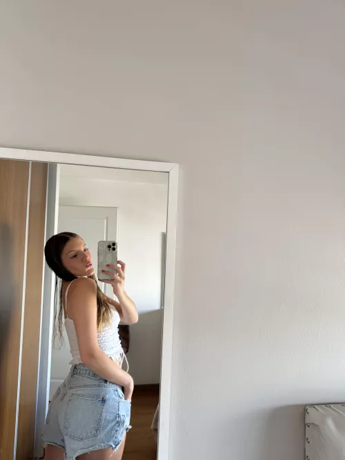 Looking for a bull to make me happy!!