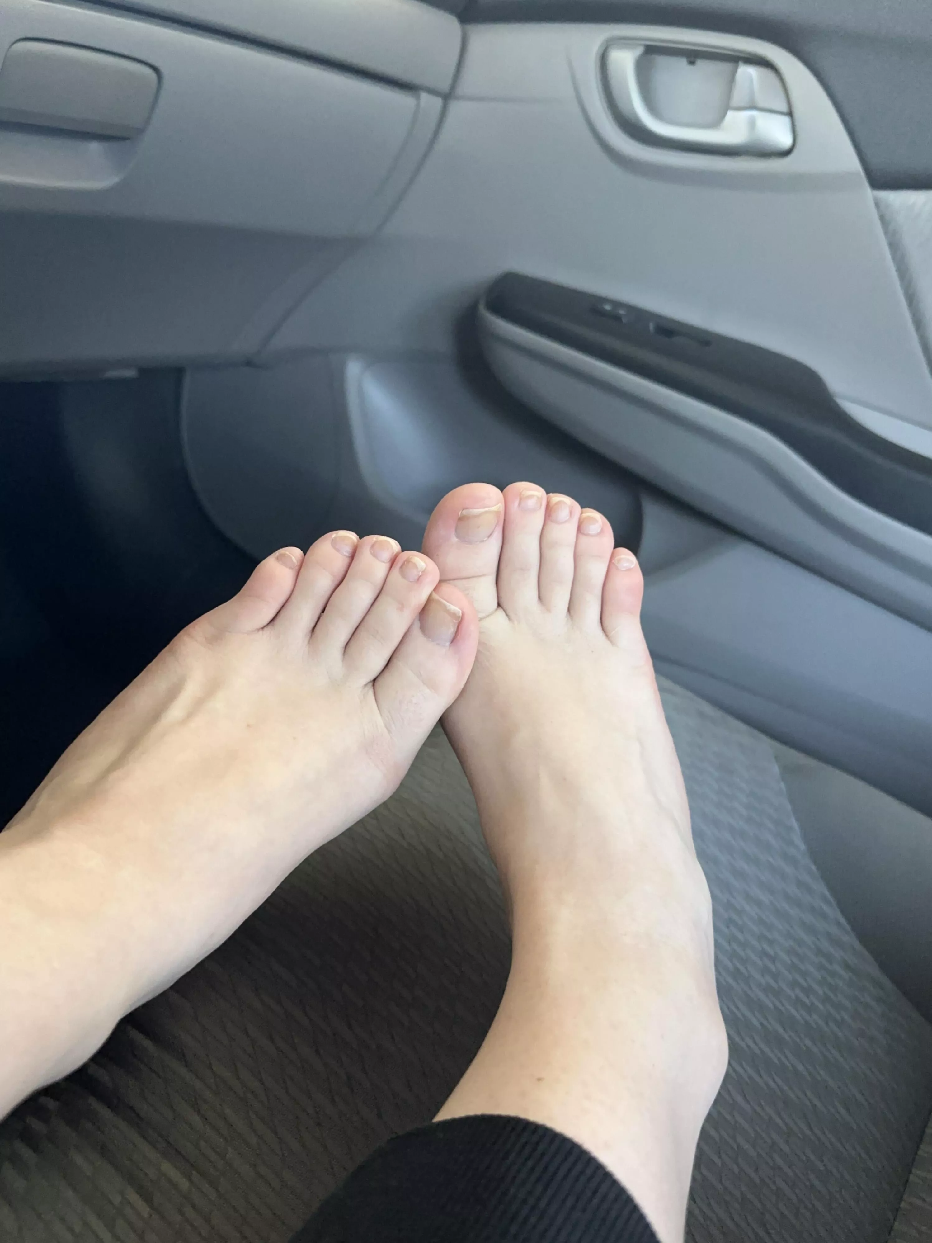 Looking for a foot slave