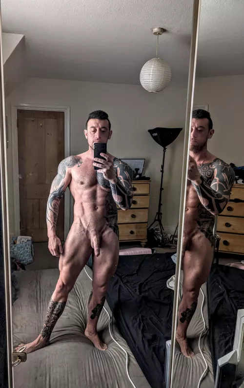 Multiple me, morning selfie 😈💪