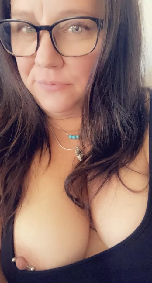 My eyes are up here (f)