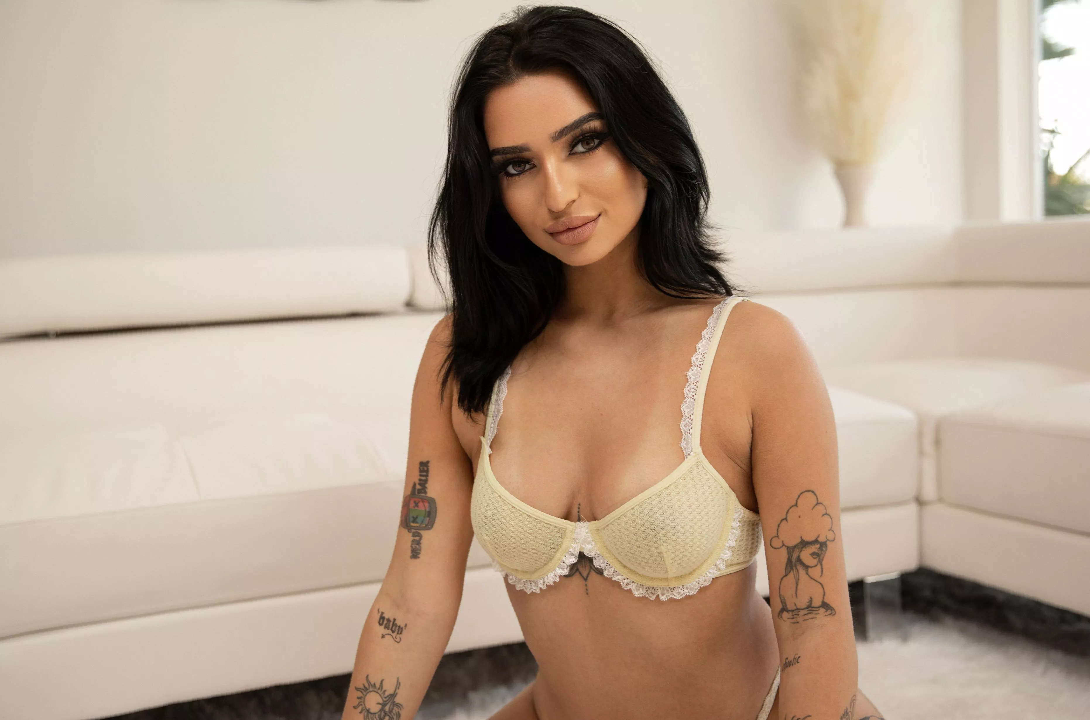 the only latina who can satisfy you is me 