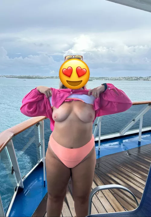 Tits out in Bermuda