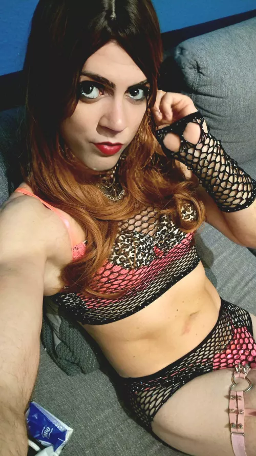 Warum sitze ich schon wieder allein hier? Ich will doch nur einen Schwanz in mir. So was ist das Problem? ;)