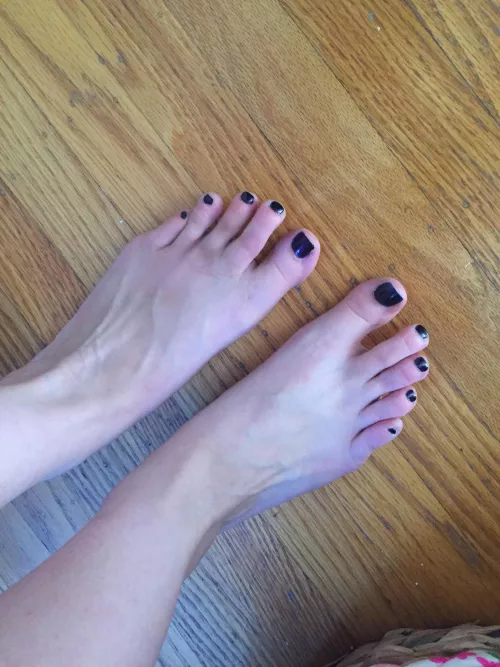 Would you make a mess on my toes? 