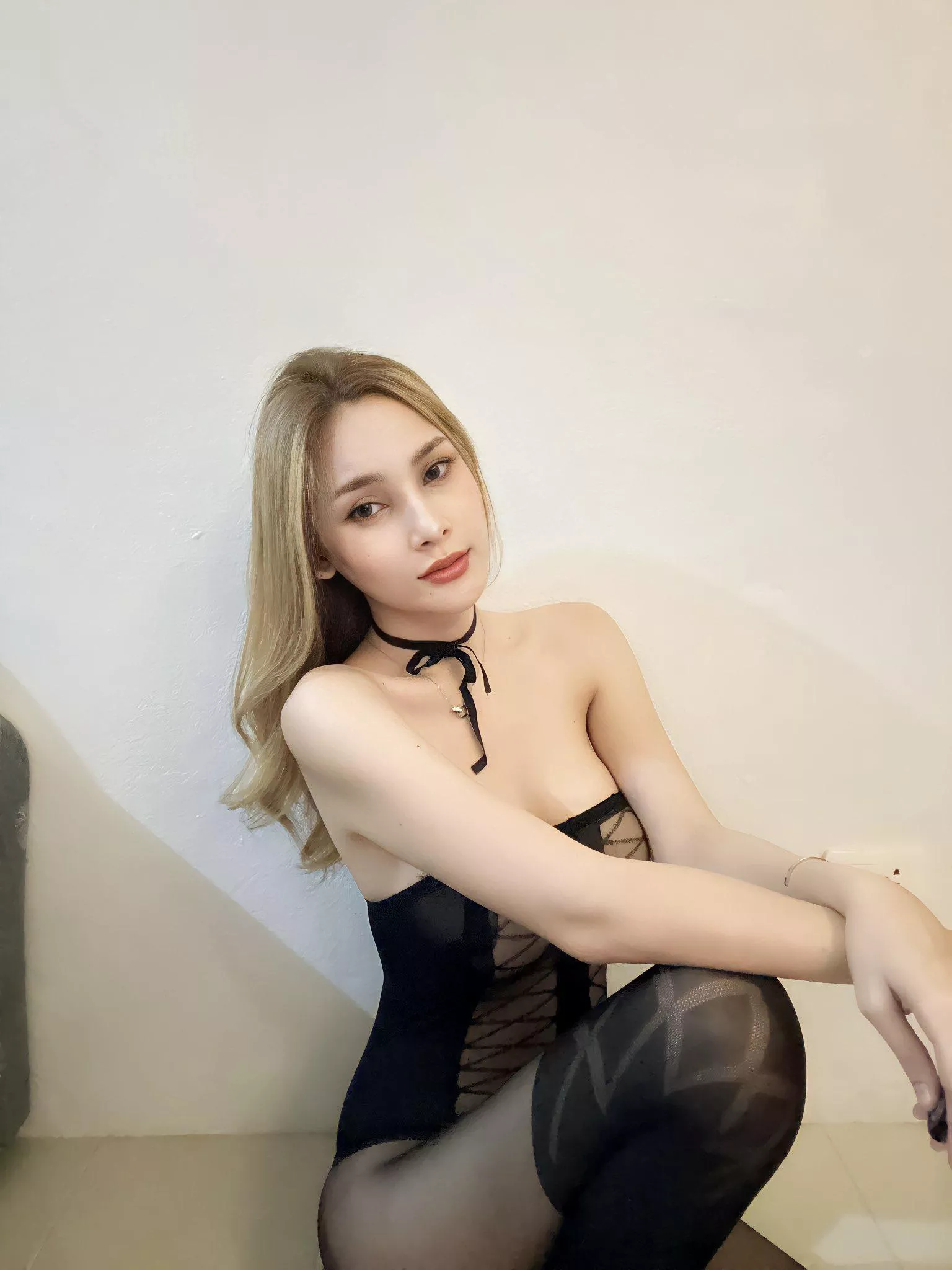 Would you rather be the top or the bottom with me? Every response gets a dick pic!