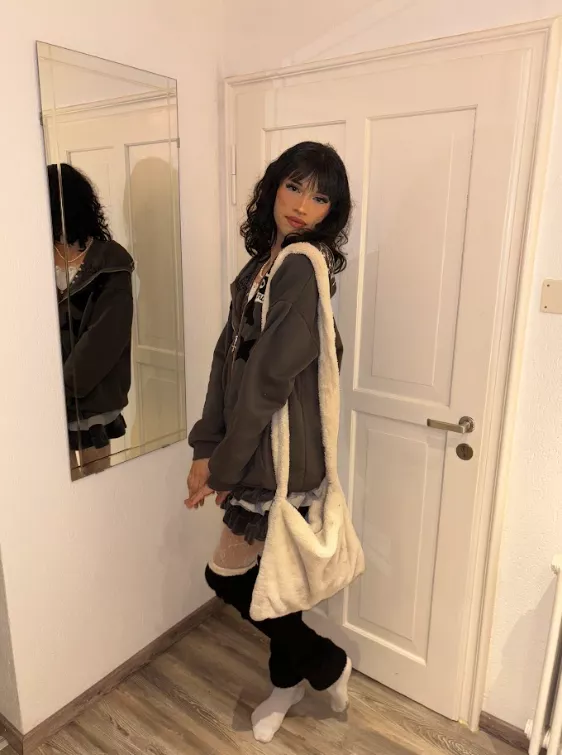 Fit before going to the coffee shop