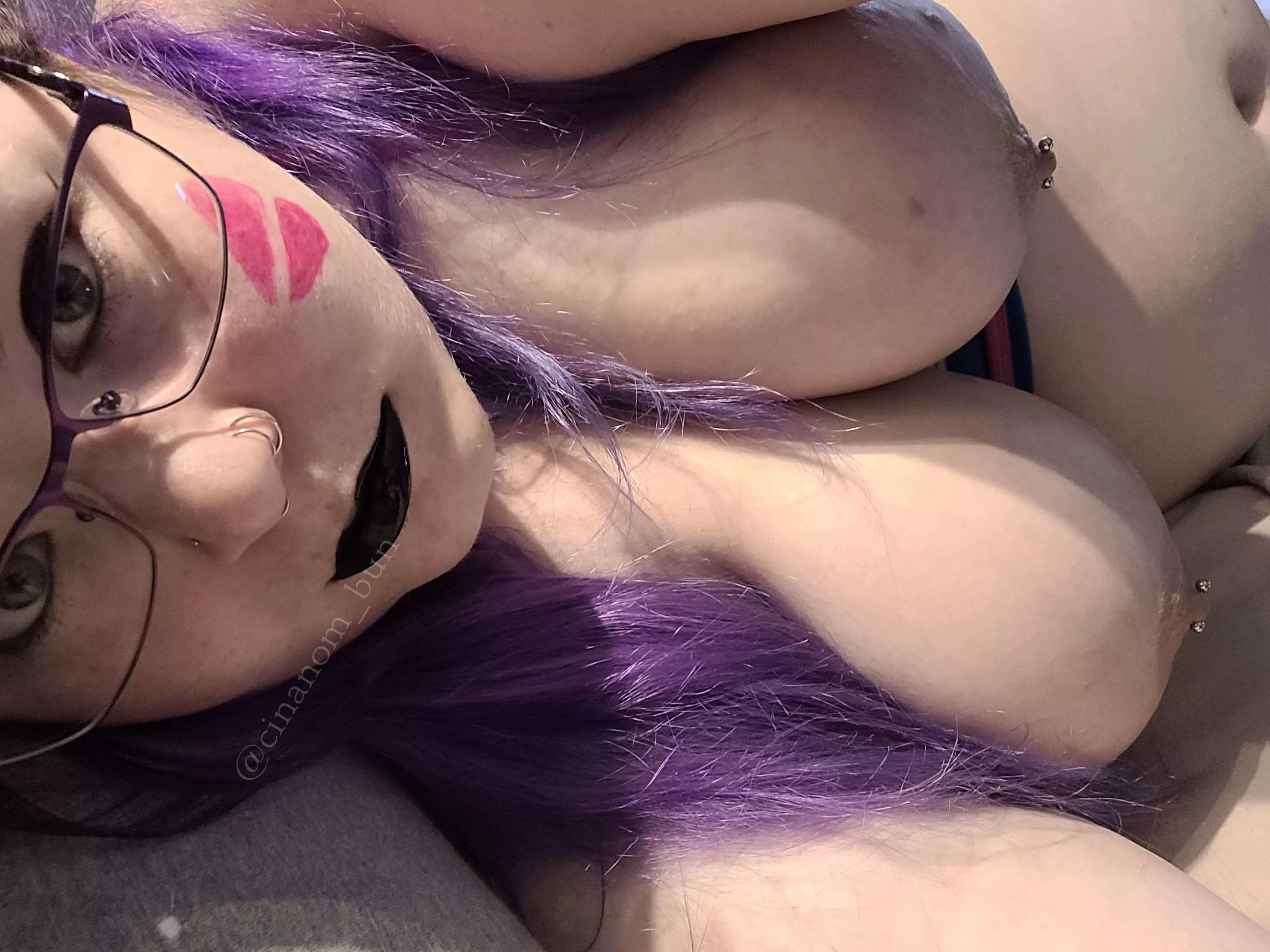 I'll be your goth gf