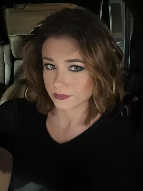 Is my face worth a tribute? 💋 