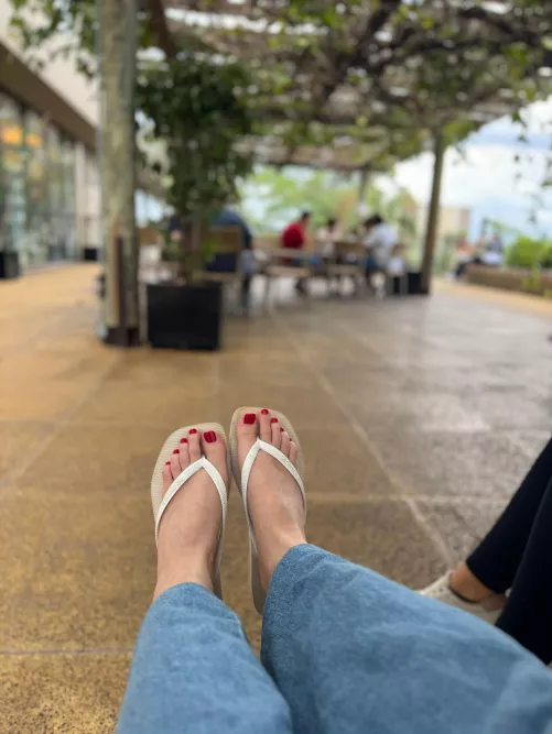 Would I catch you staring?😏