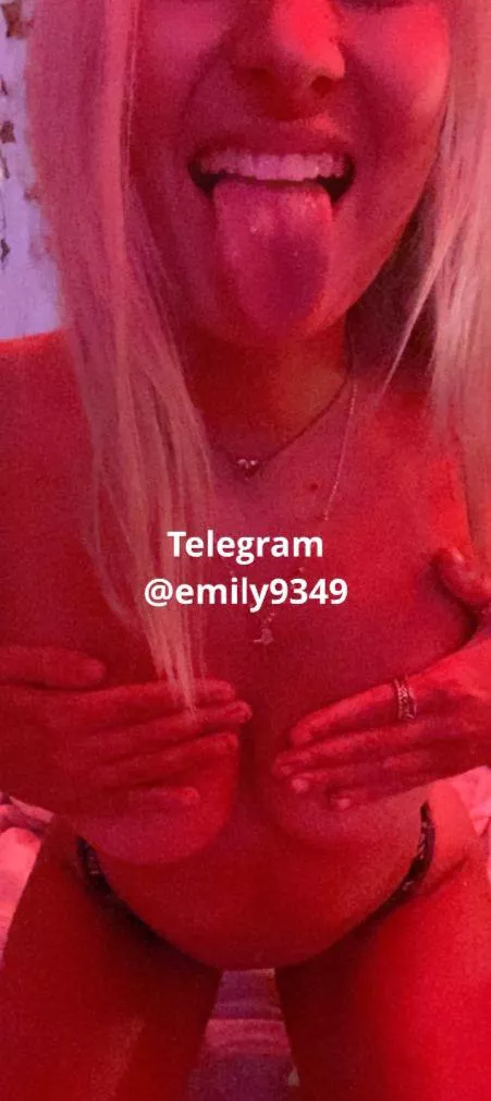 21[F4M] S'ending nudes and sexting dirty talk to e'veryone because i'm horny