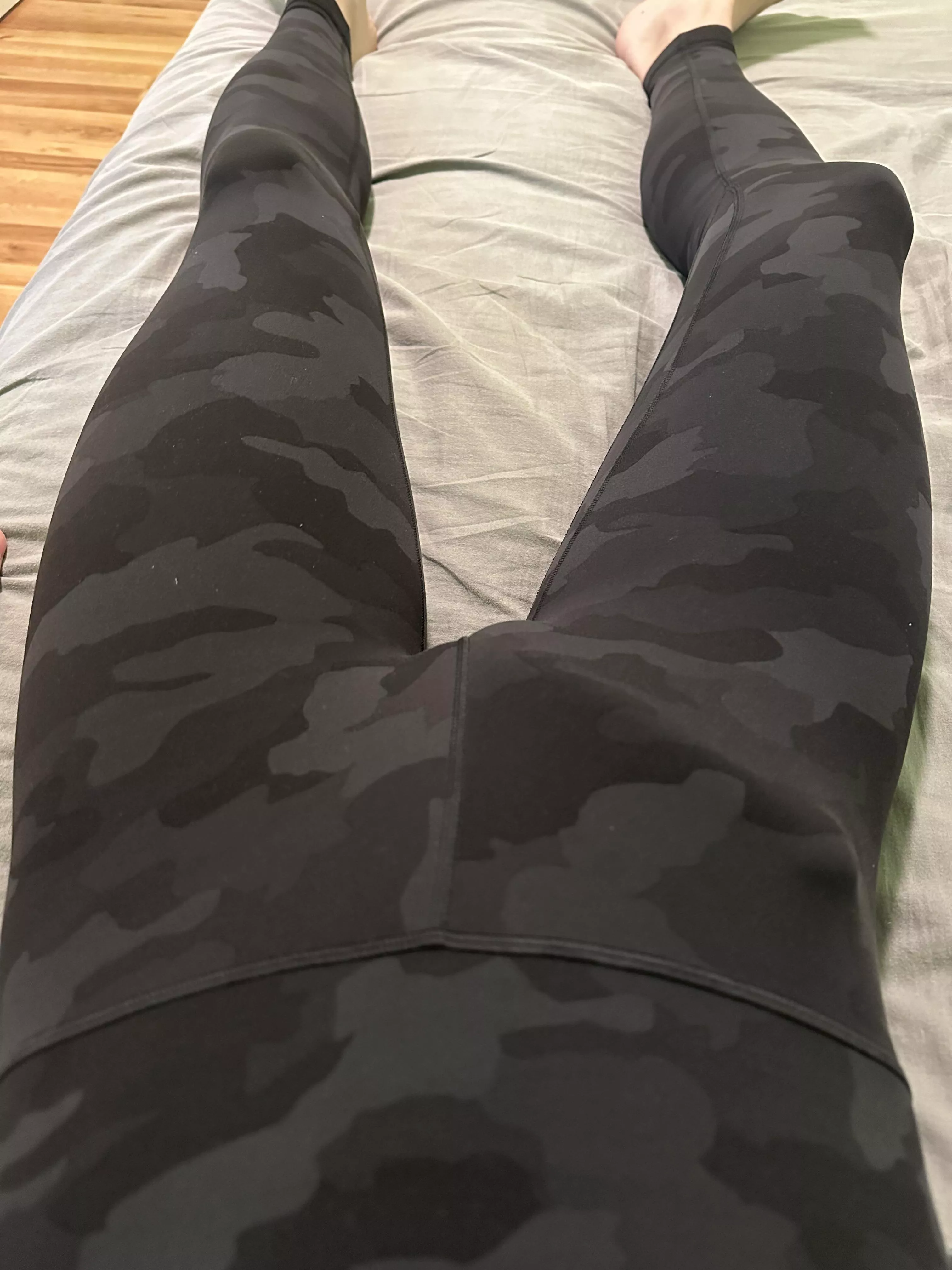 Who wants to slowly pull my camo lulu leggings to take care of my morning wood😆I’m thinking of starting an OF, who would subscribe? I would only post lululemon leggings since that’s all I wear!