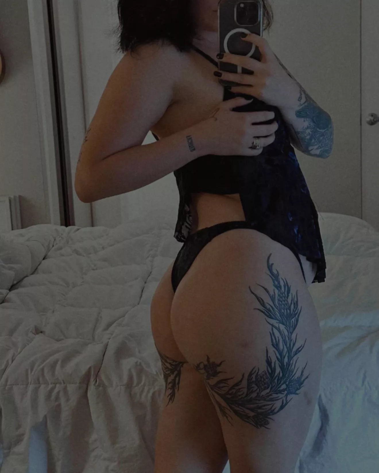 Pls bury your face in it… 😩🖤