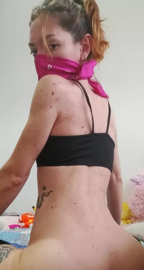 A little bandit with frackles