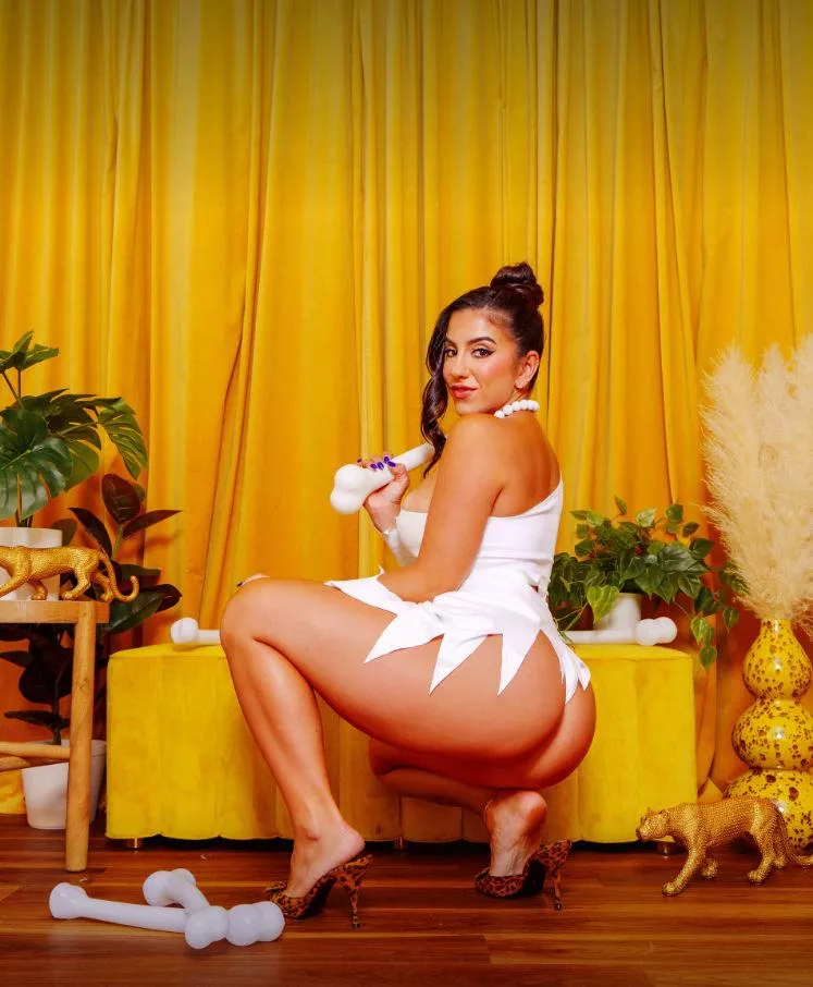 Let me play with your boner 👅