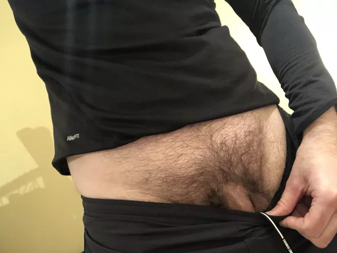 About to head out for a run. My running shorts all have a briefs or compression shorts lining, so I’ve never felt the need for underwear as well. But it turns out lots of guys do wear underwear even with the lining. Who is wrong and who is right?