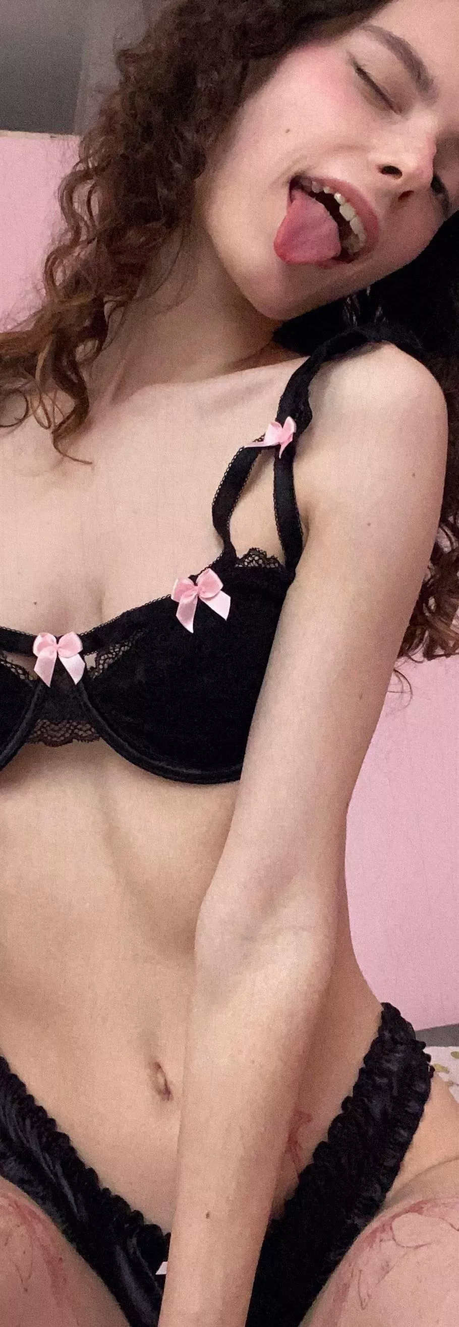 Stop what ur doing and give ur attention to my new lingerie, do u like it as much as I do?