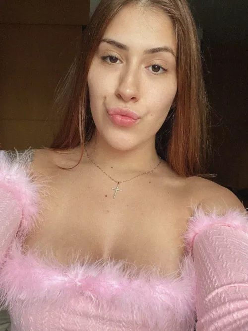 23 [F4M] Pink vibes, flexin’ and poutin, seeking for new people!