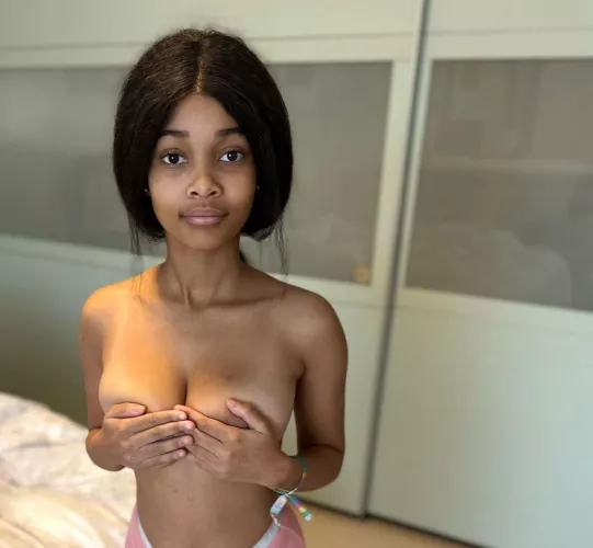 Grip my hips and make my tits shake  