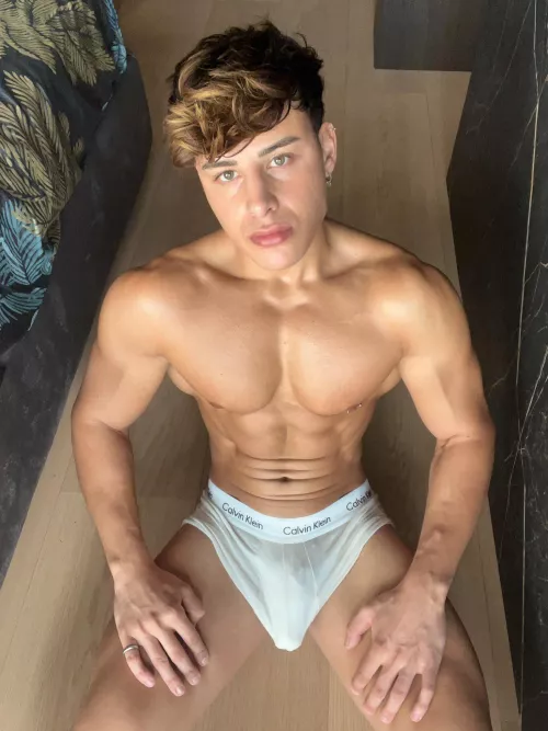 I took this photo this morning, the heat is unbearable so I am always at home in my underwear