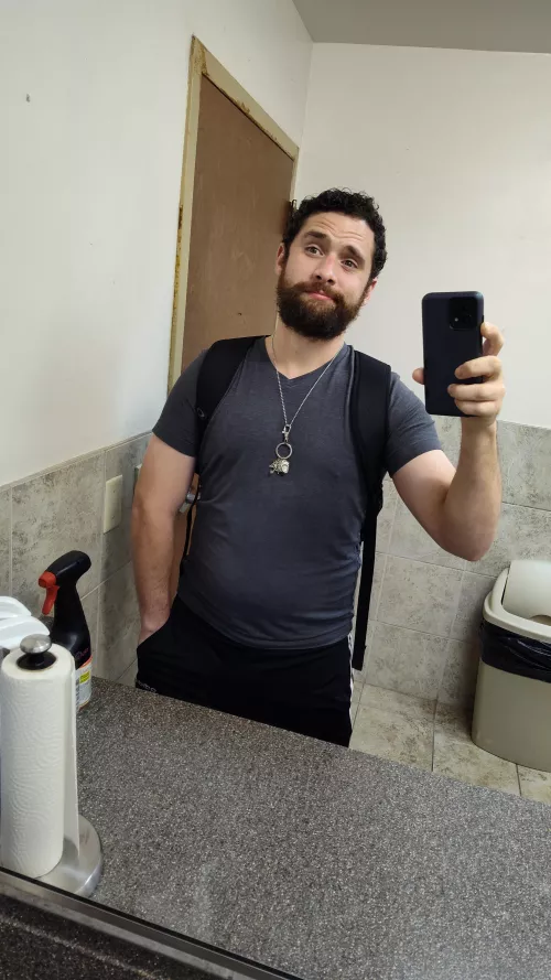 Just moved to Buffalo, single, not gay, I love shrooms an sex