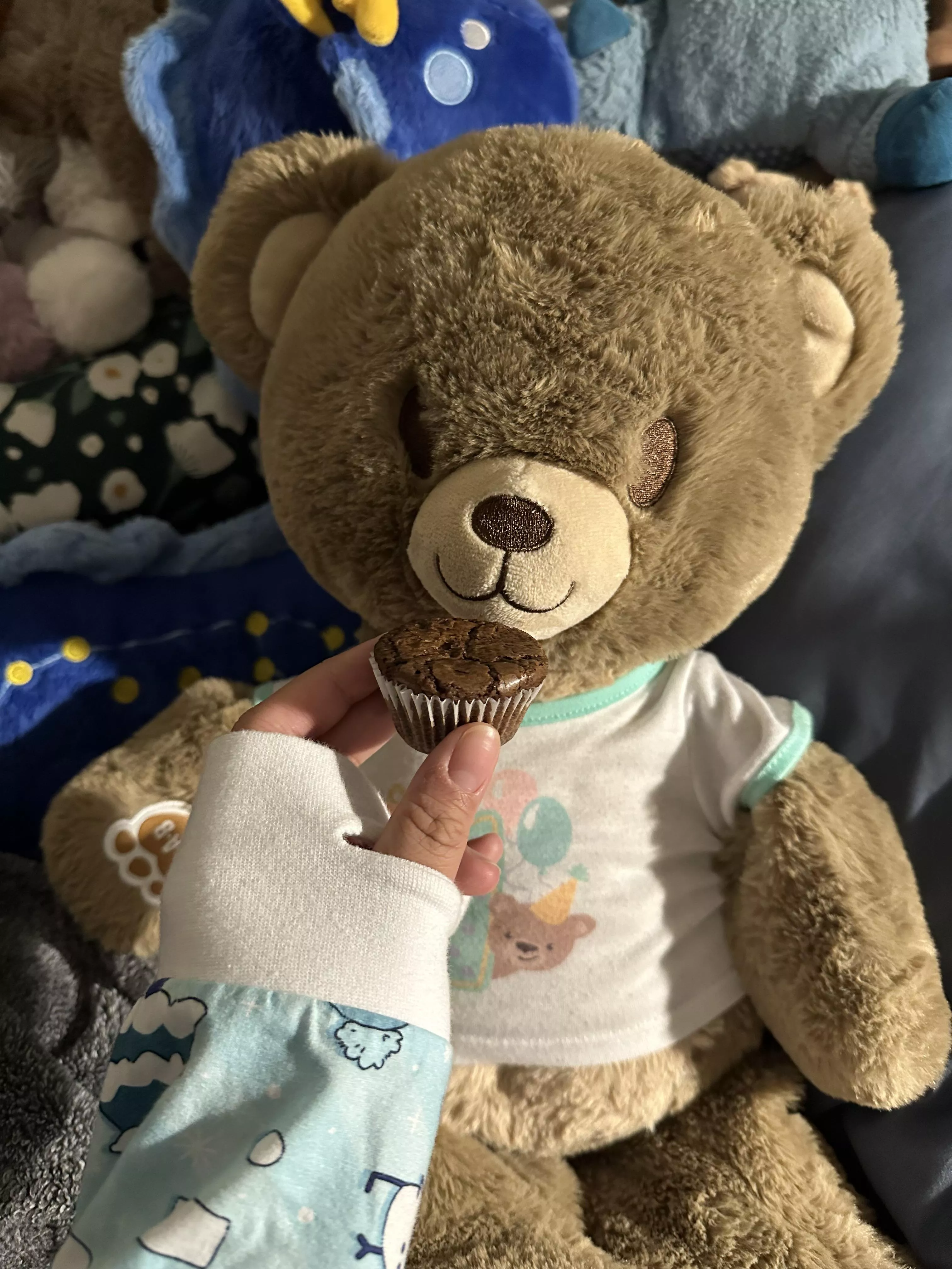 sharing little snacks 😋