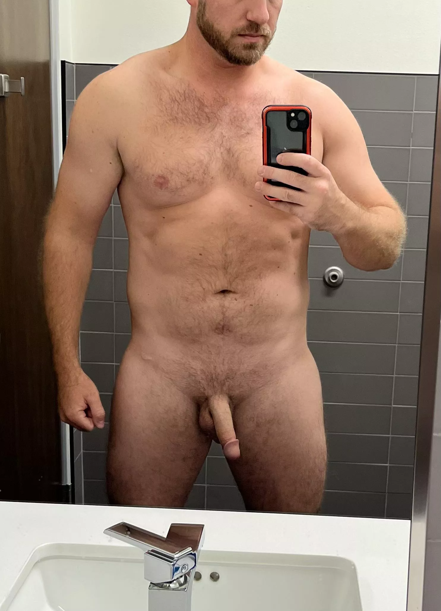 Thought I’d take this at work really quick.. does it look like the gym is starting to pay off?