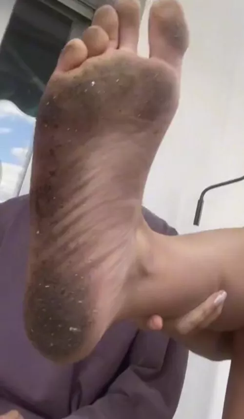 Damn do I love walking barefoot 