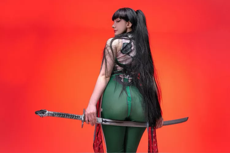 Eve cosplay  (by Hioshicos)