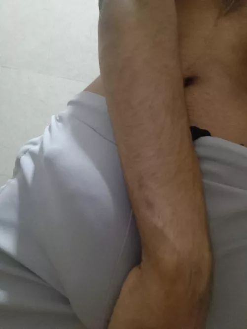 M23 | Visiting Ahemdabad for 2 days. HMU, if interested.