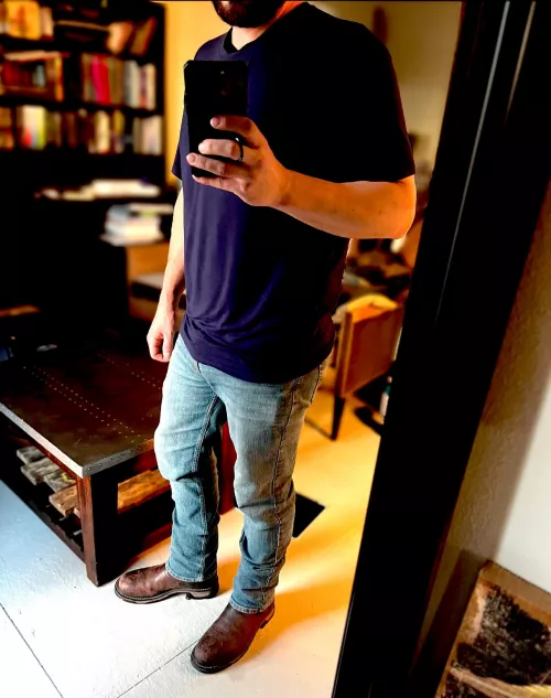 [M4F or M4MF] Last call. DM me. I’m up by bird island and the lighthouse near Conroe lake. 