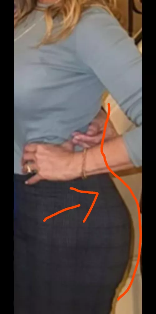 I love and goon for her big BIG titties, but why doesn't anyone talk about her sweet booty. I mean don't you wanna give it a smack?