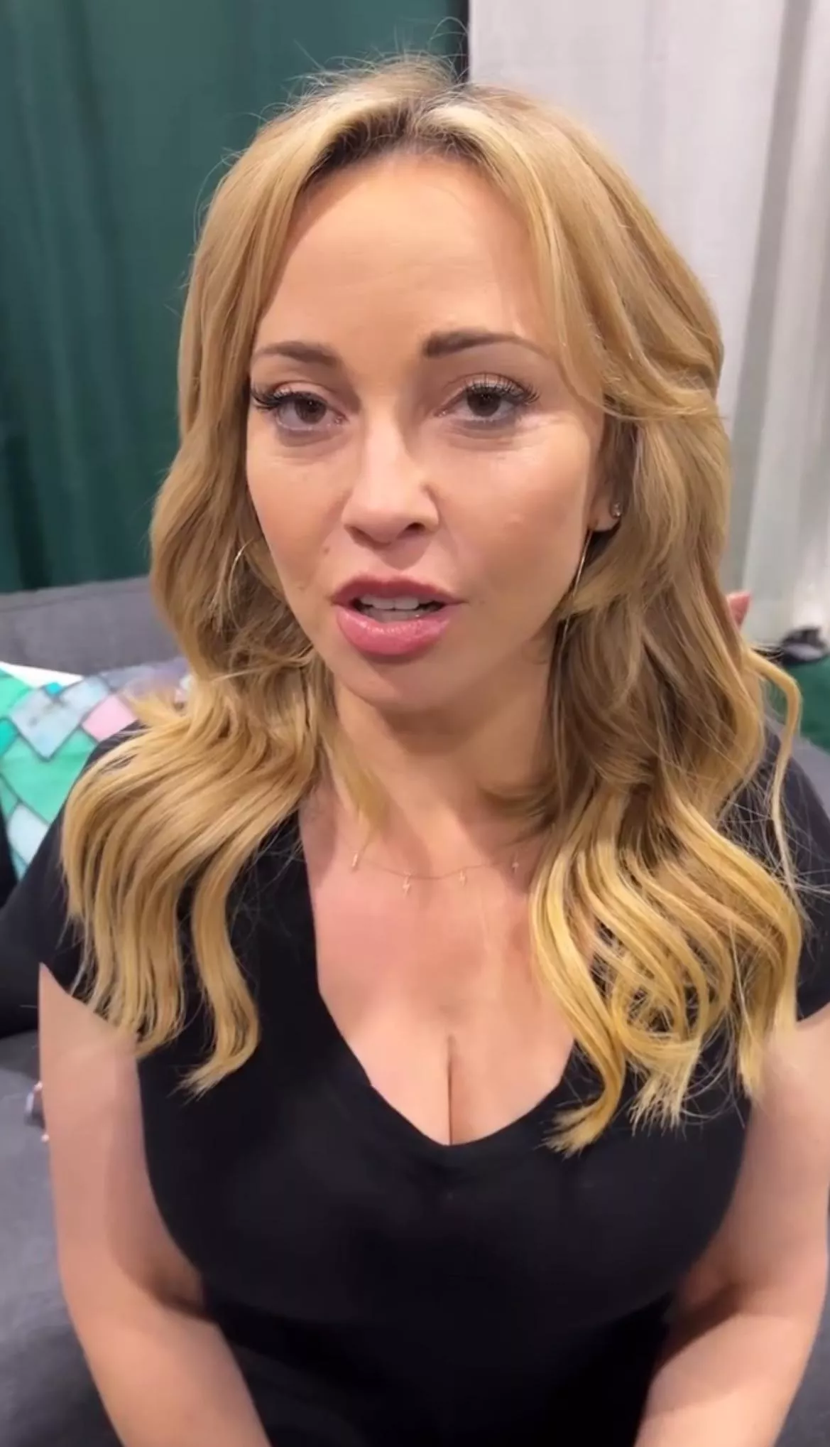 She’s so fucking hot 😮‍💨