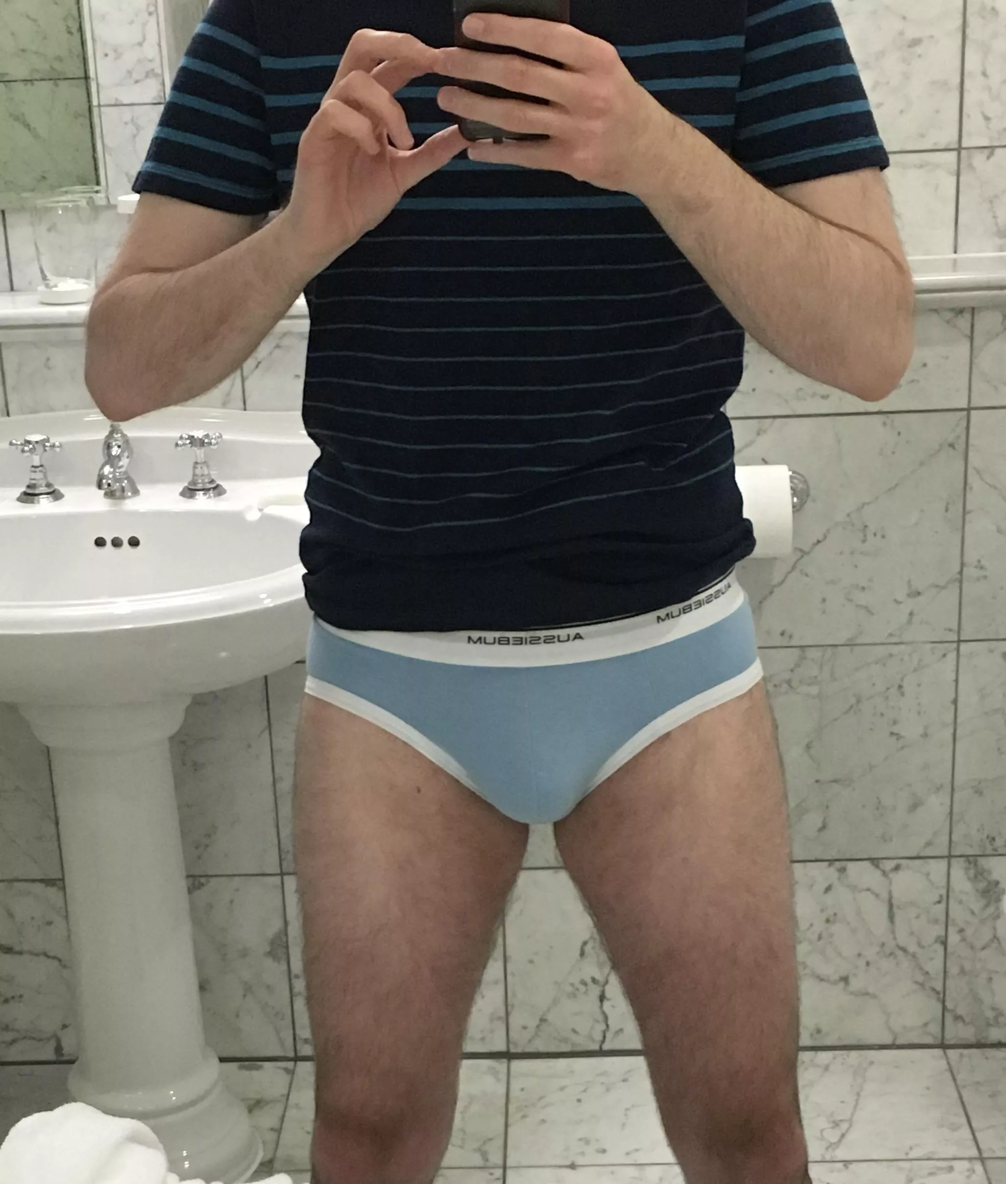 Who doesn’t love hotel room mirrors and lighting?