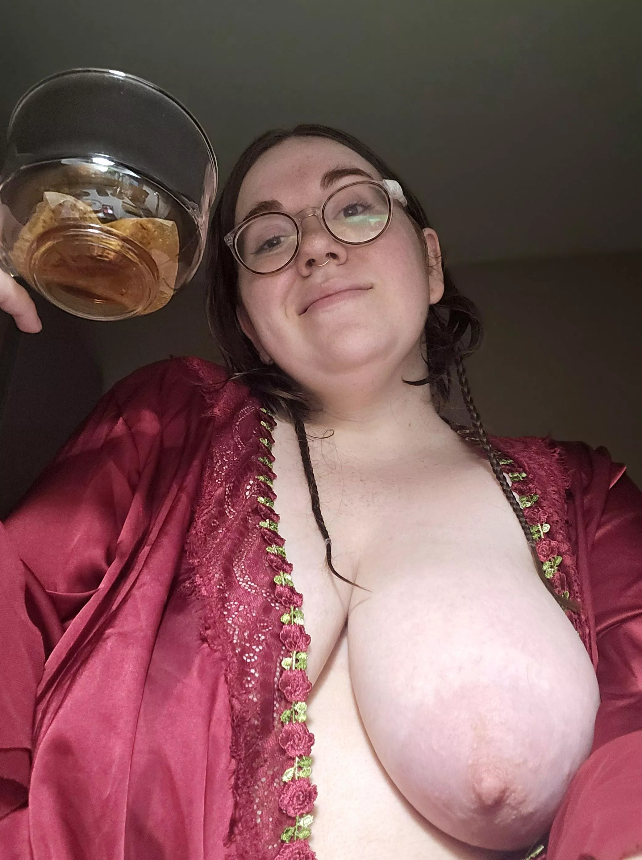 Bottoms up, titties out☕️