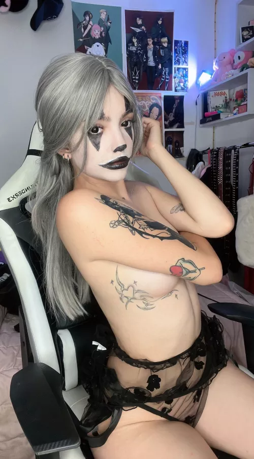 Are you ready to be teased by a mischievous clown girl?