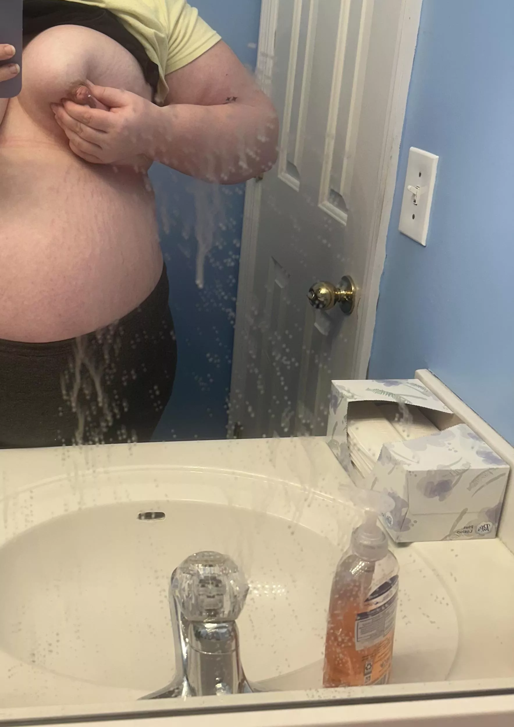 If only it was in your mouth and not on my mirror 😩