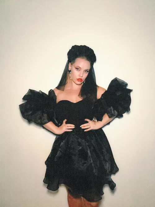 Married but love to showcase my ring