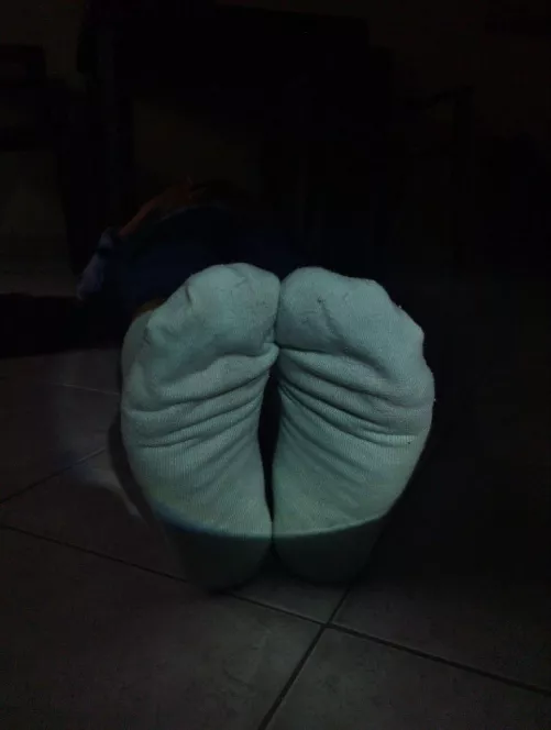 The light seeks the warmest feet