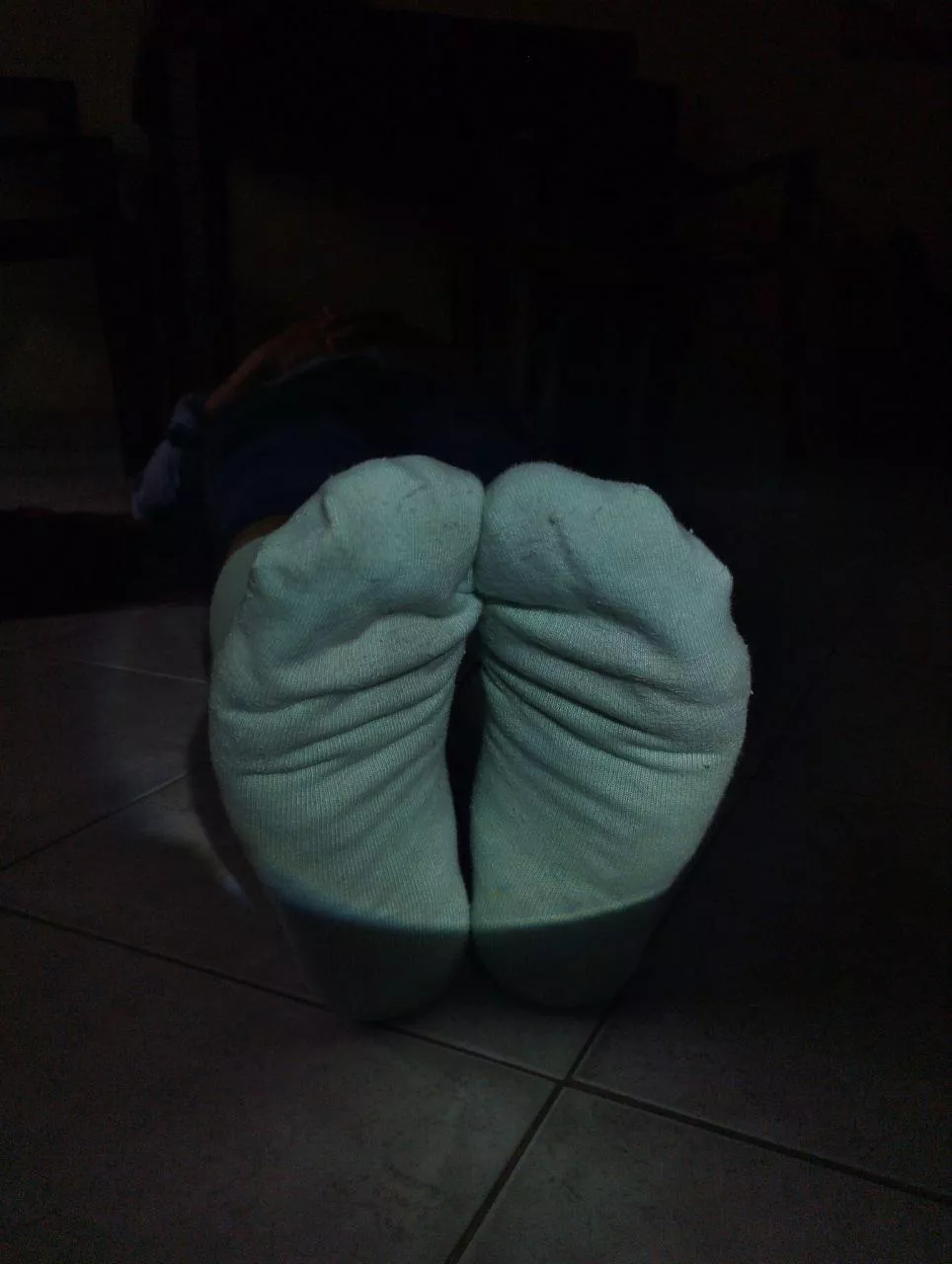 The light seeks the warmest feet