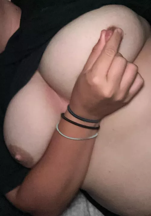 knowing that straight men get off to my pictures turns me on so much🙈