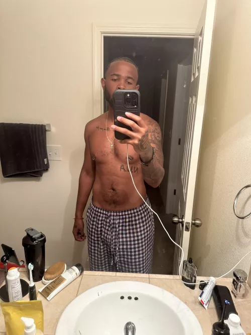 29 [M4F] Looking for some fun.