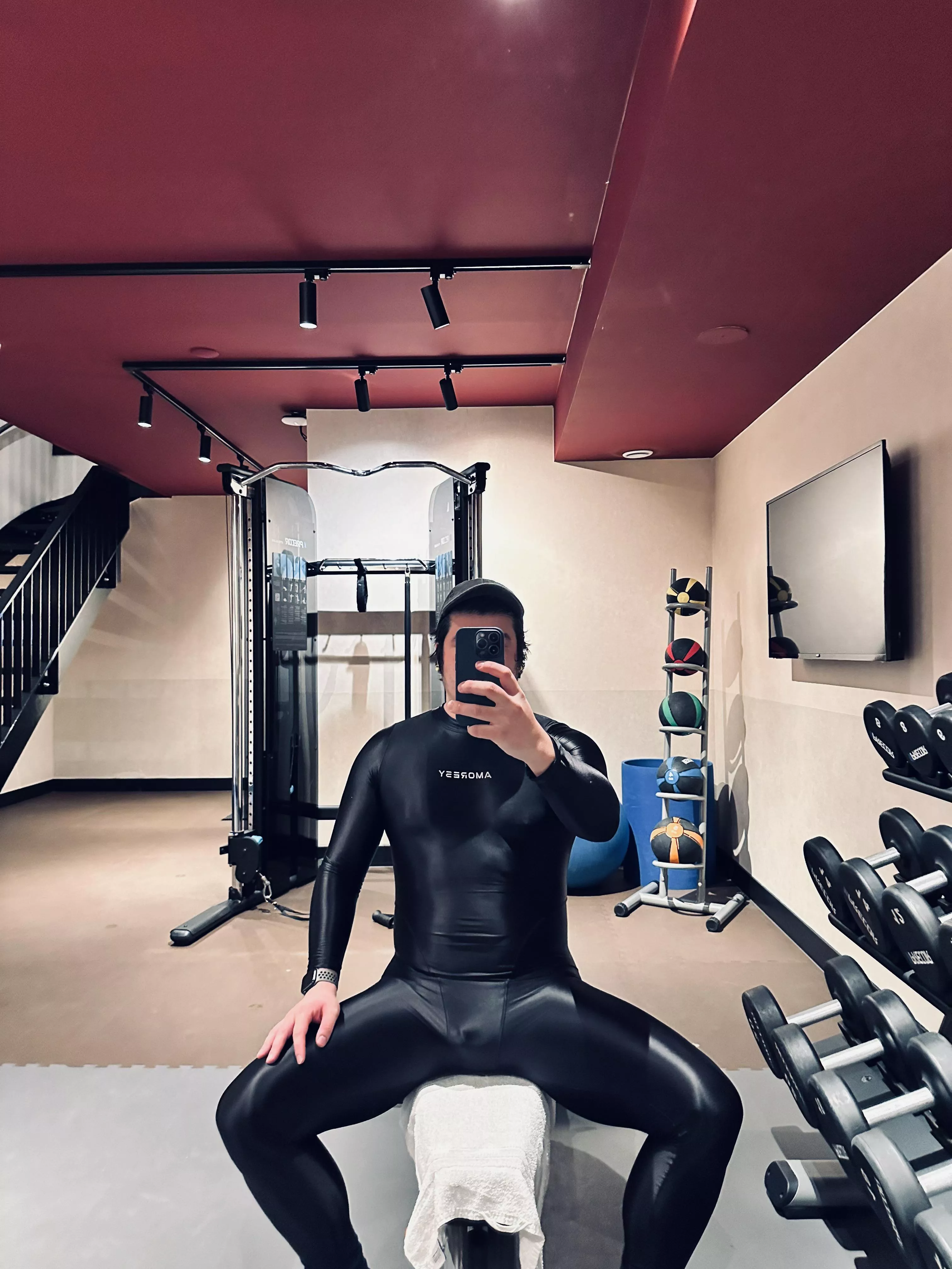 Hotel gym workouts in Amoresy hits different 