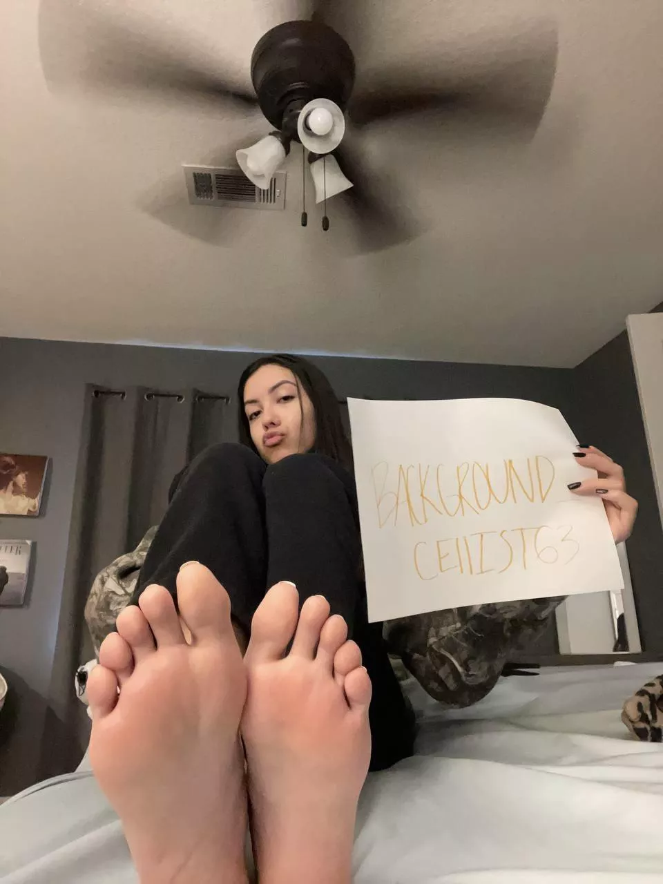 Need a good foot boy to worship them ❤️👣