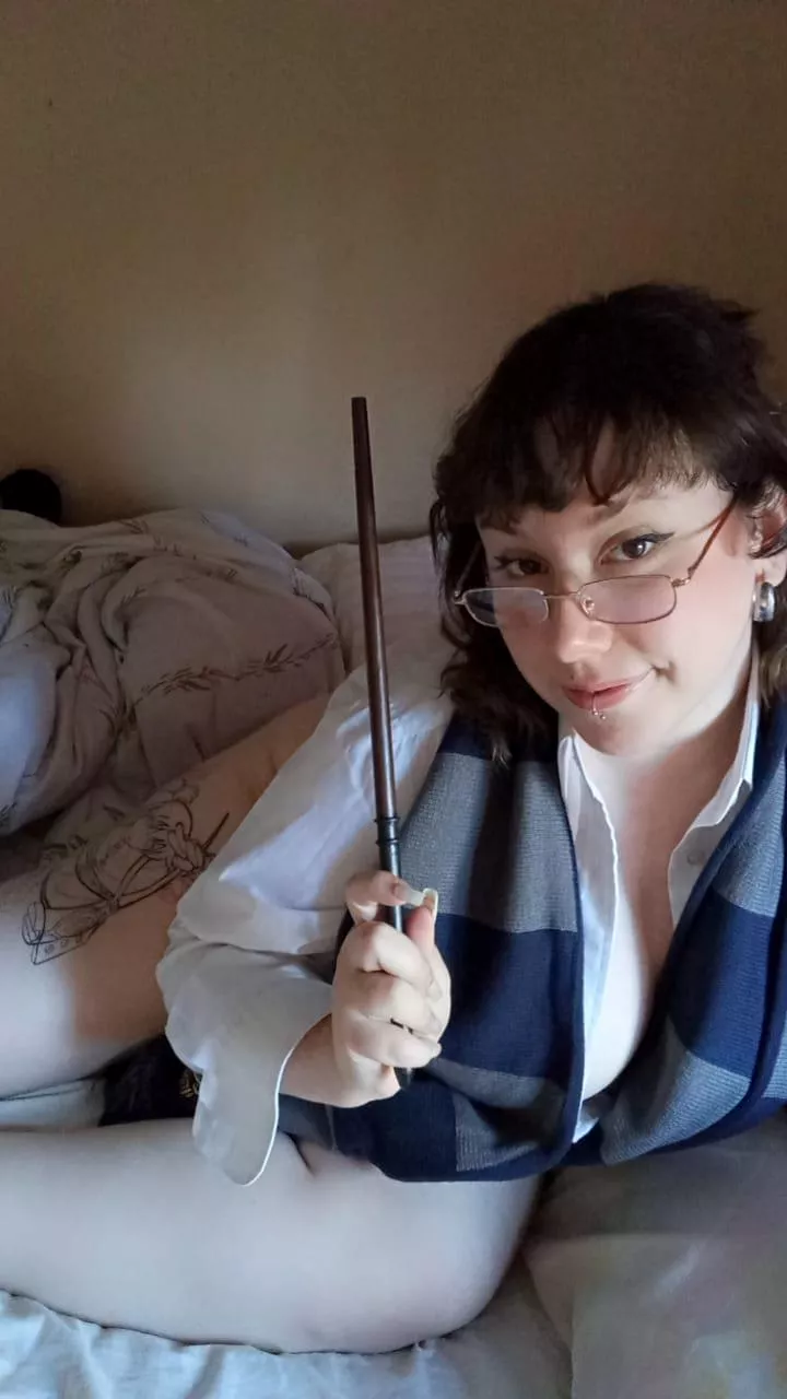 Would you date a Ravenclaw? We know some things...