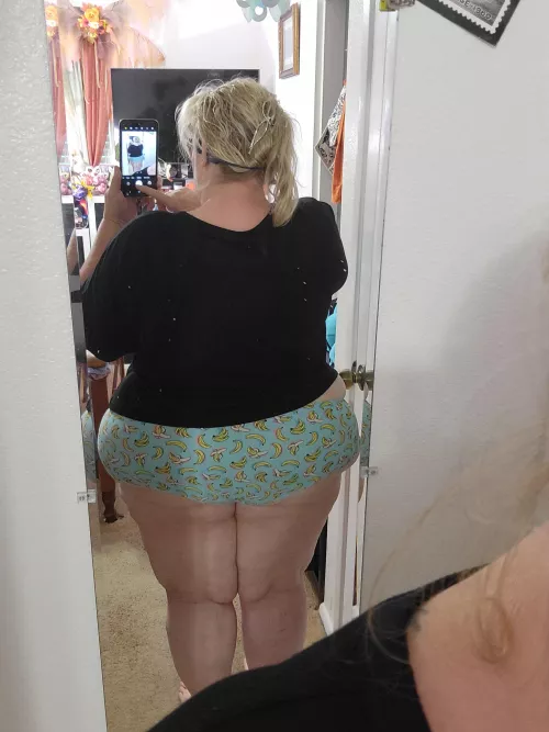 Dr Twinkletitz wants to know if you deserve a banana sticker.