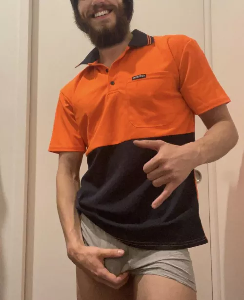 Tradie bulge handful for your Sunday morn 